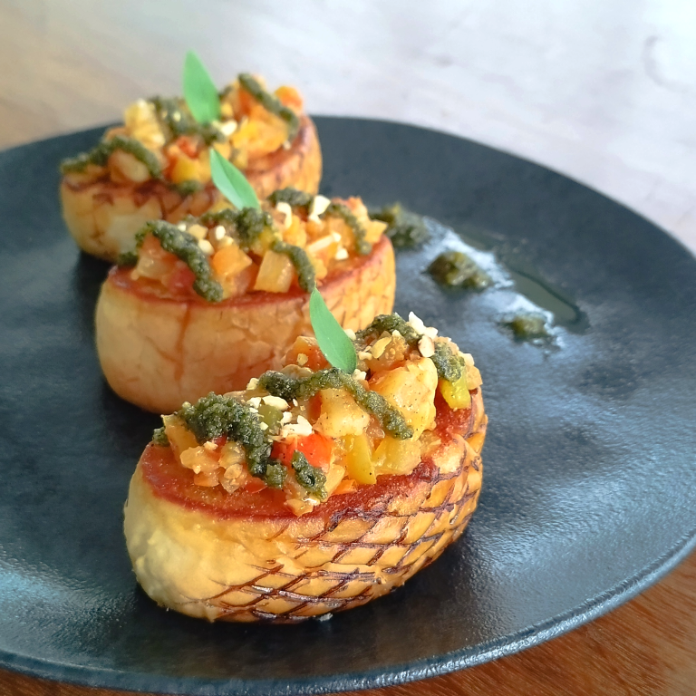 Receita: Pão de Vinagreira (Pão vegano de vinagreira, Chutney de tomates e pesto de jambu)